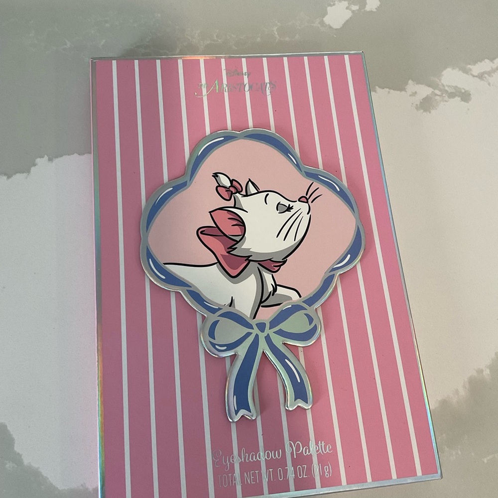 Disney Aristocats Marie Eyeshadow Palette
